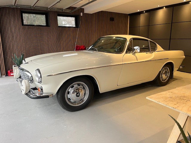 Volvo P1800S 1967 vit, regnr:DEZ 128